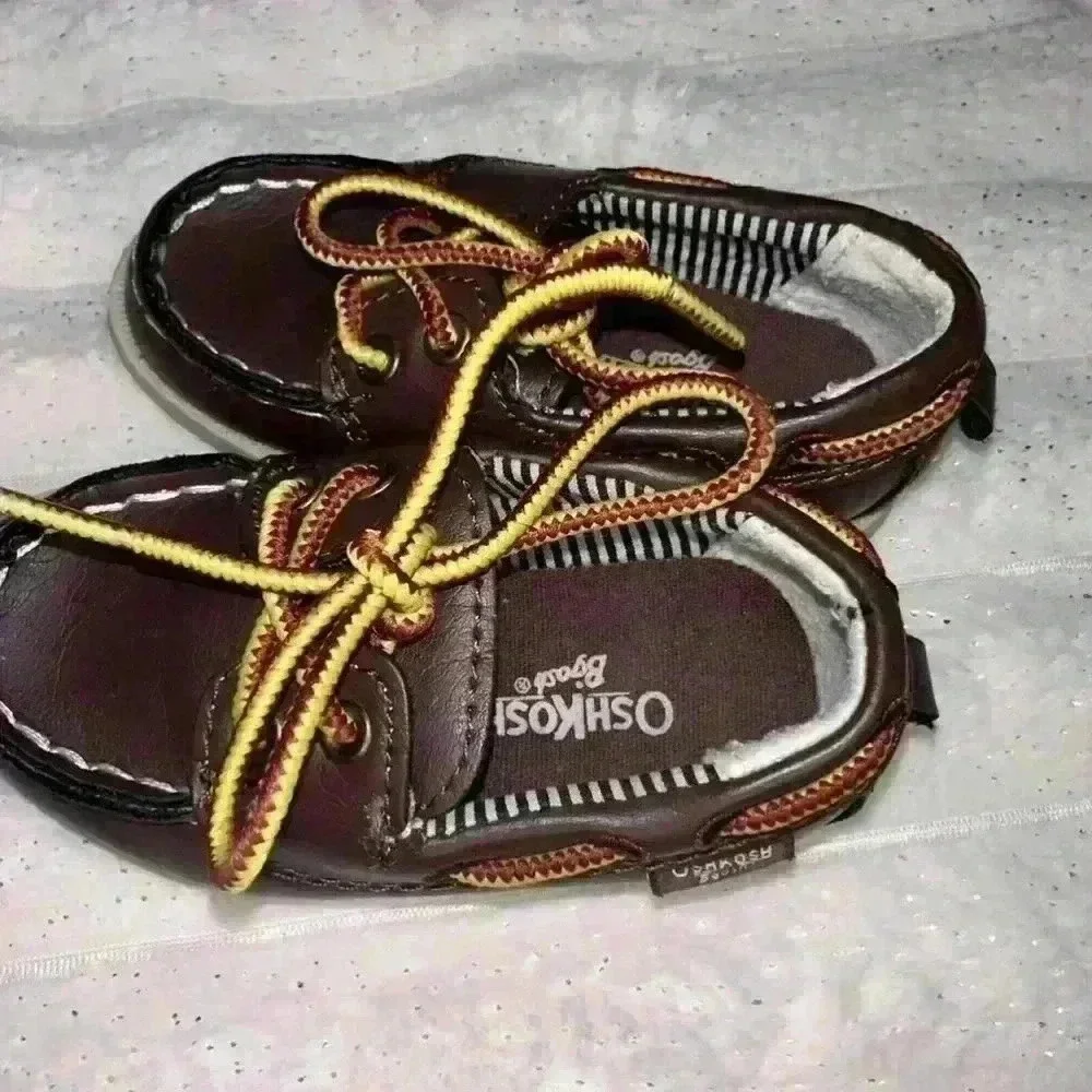 OSHKOSH Alex brown shoe / infant boys size 5